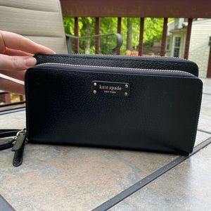 Kate Spade Jeanne large carryall wristlet